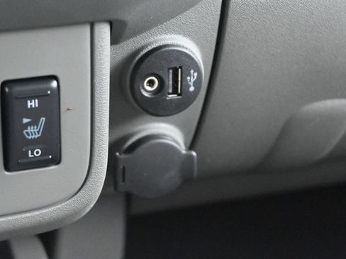 Used 2020 Nissan Frontier SV w/ Midnight Edition Floor Mats AWD/4WD image 12