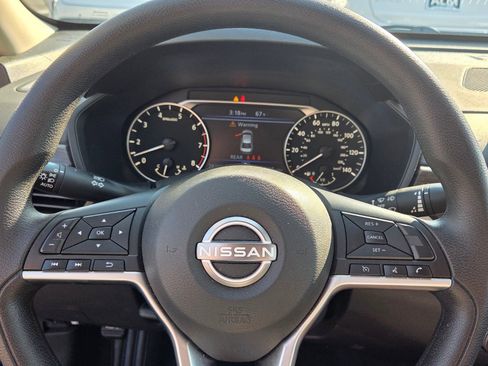 Used 2025 Nissan Altima 2.5 SV image 23