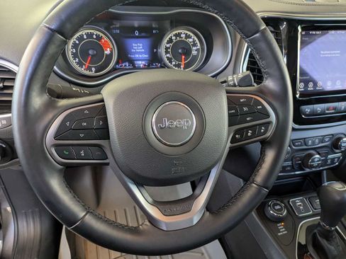 Used 2021 Jeep Cherokee Limited AWD/4WD image 9