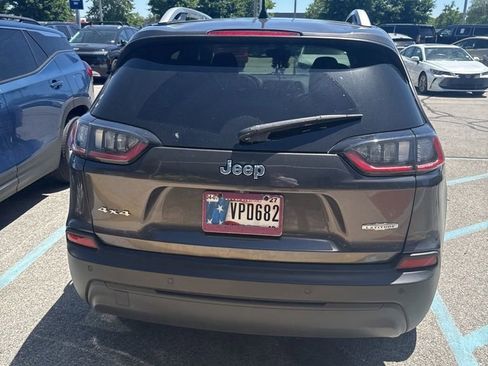 Used 2019 Jeep Cherokee Latitude Plus w/ Comfort/Convenience Group AWD/4WD image 7