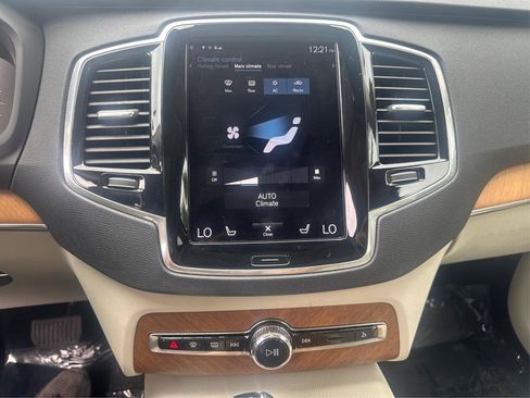 Used 2021 Volvo XC90 T6 Momentum w/ Advanced Package AWD/4WD image 23