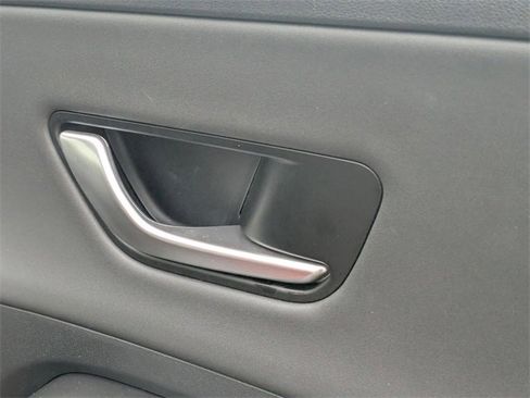 Used 2024 Hyundai Kona Limited image 33