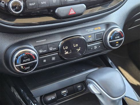Certified 2025 Kia Soul EX image 20
