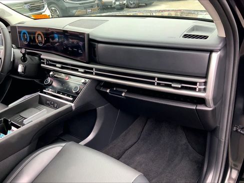 Used 2026 Hyundai Santa Fe SEL image 16