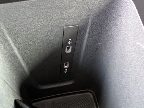 Used 2026 Volkswagen Tiguan SEL R-Line image 31