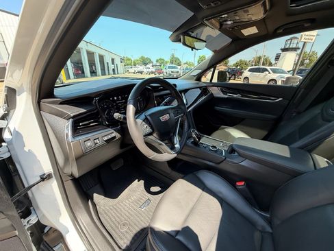 Used 2023 Cadillac XT6 Premium Luxury w/ Technology Package AWD/4WD image 10