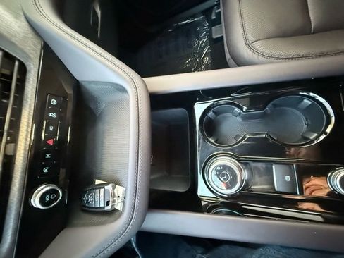 Used 2026 Ford Explorer Platinum w/ LUX Leather Package image 50