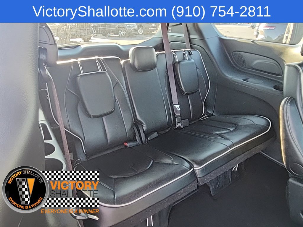 Used 2025 Chrysler Pacifica Limited FWD image 38