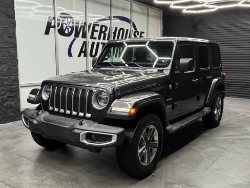 Used 2019 Jeep Wrangler Unlimited Sahara AWD/4WD image 2