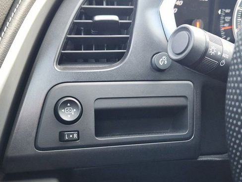 Used 2014 Chevrolet Corvette Stingray Coupe image 25