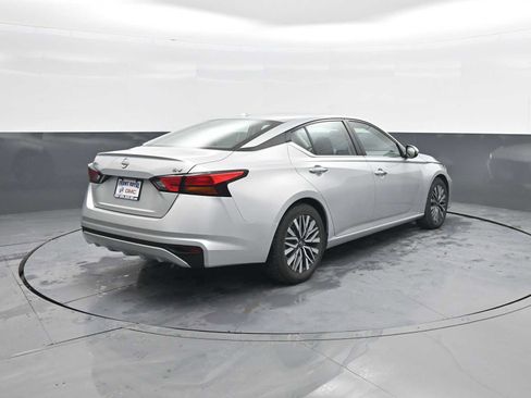 Used 2023 Nissan Altima 2.5 SV image 7