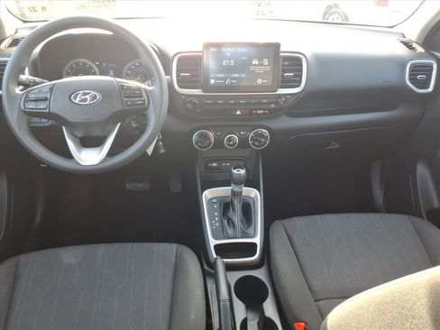 Used 2022 Hyundai Venue SE image 14