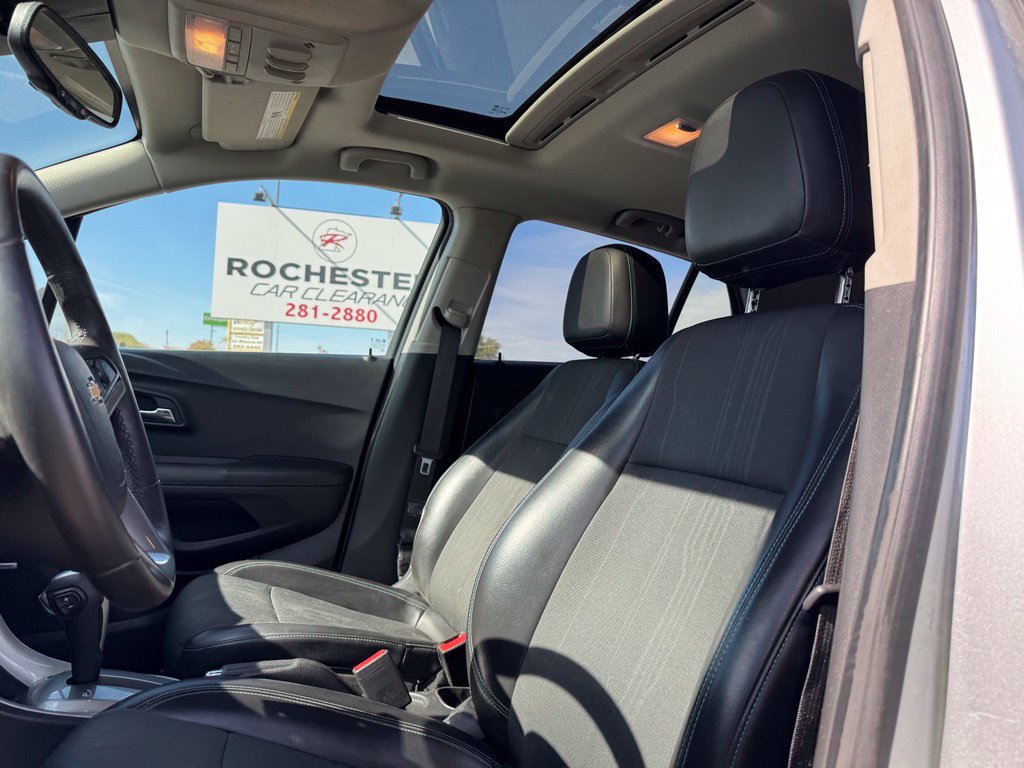 Used 2015 Chevrolet Trax LT w/ LT Sun and Sound Package FWD image 7