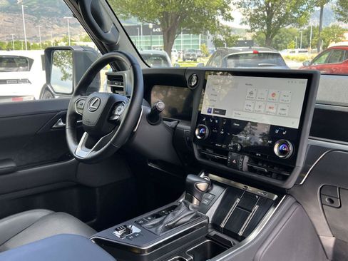 Used 2024 Lexus GX 550 AWD/4WD image 20