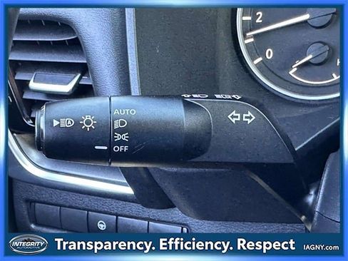 Certified 2022 Nissan Rogue SV w/ SV Premium Package image 36