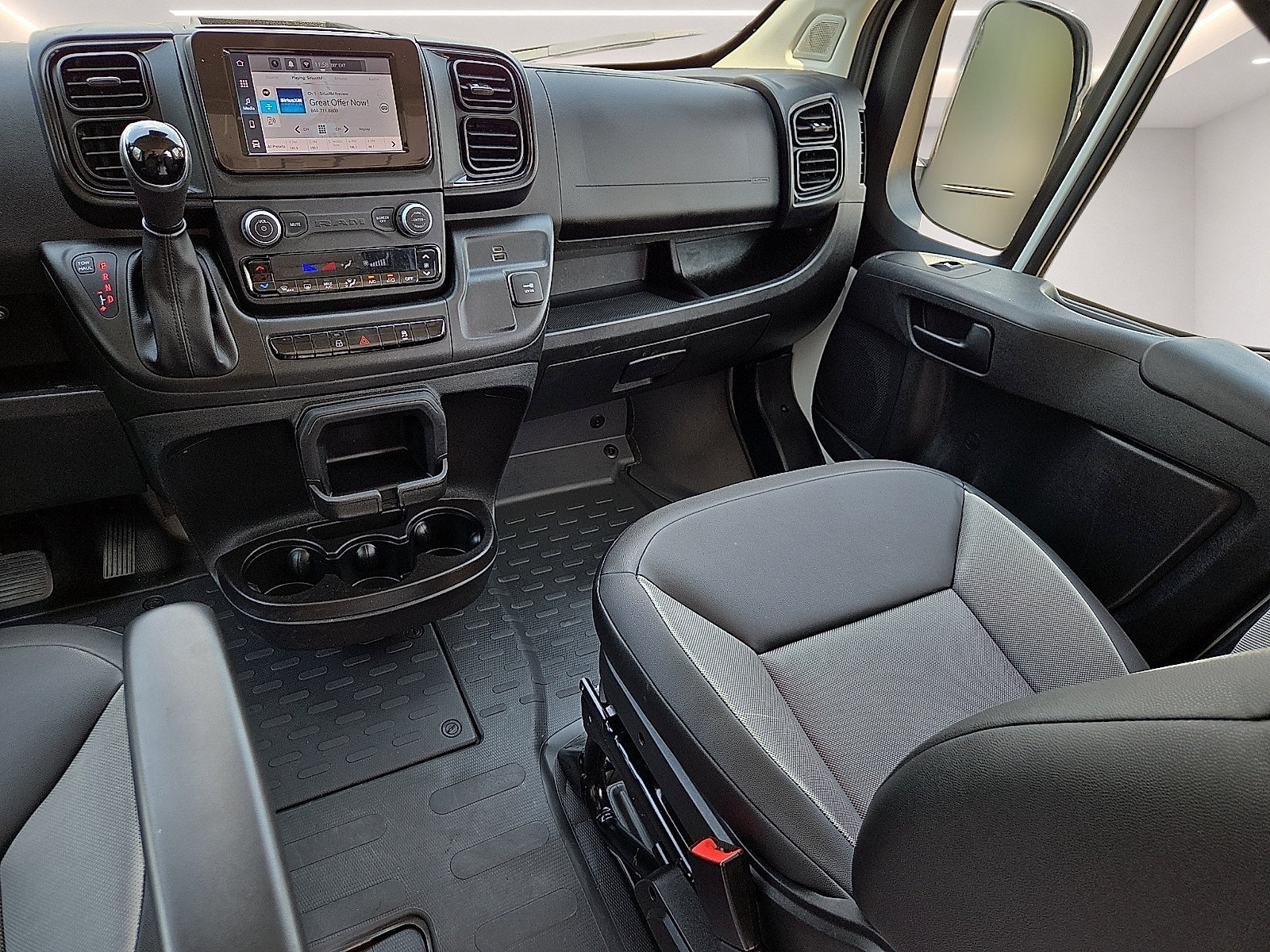 Used 2025 RAM ProMaster 2500 w/ Convenience Group FWD image 11