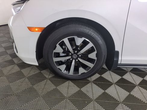 Certified 2025 Honda Odyssey EX-L image 30