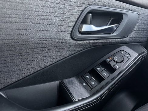 Certified 2023 Nissan Rogue SV image 27