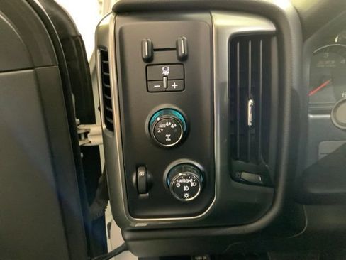 Used 2018 Chevrolet Silverado 1500 LT w/ All Star Edition AWD/4WD image 23