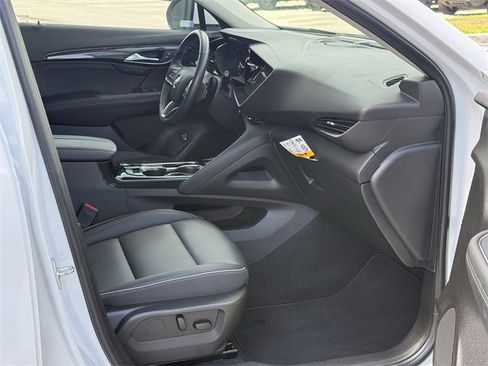Used 2023 Buick Envision Essence image 17