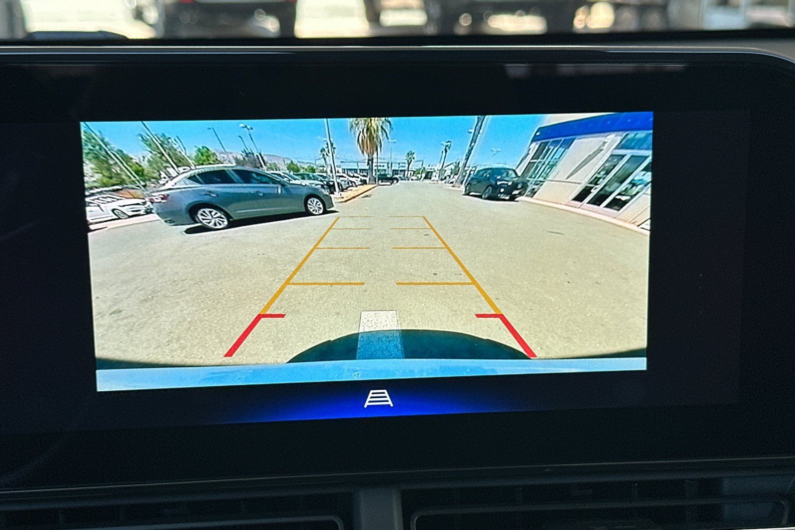 Used 2025 Chevrolet Trax LT FWD image 19