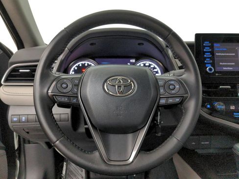 Used 2023 Toyota Camry SE AWD/4WD image 19