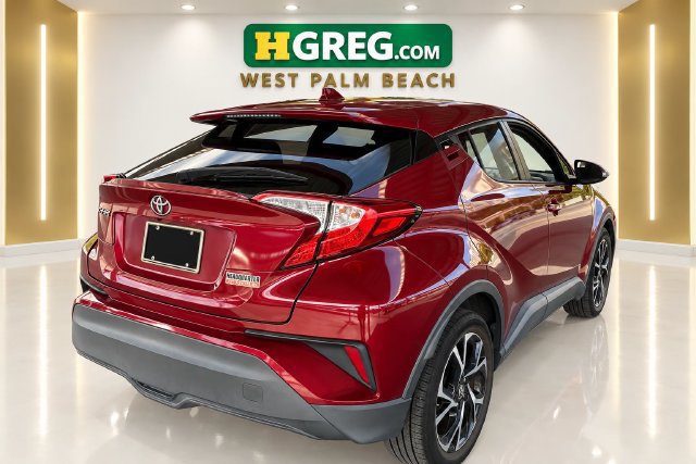 Used 2019 Toyota C-HR XLE FWD image 6