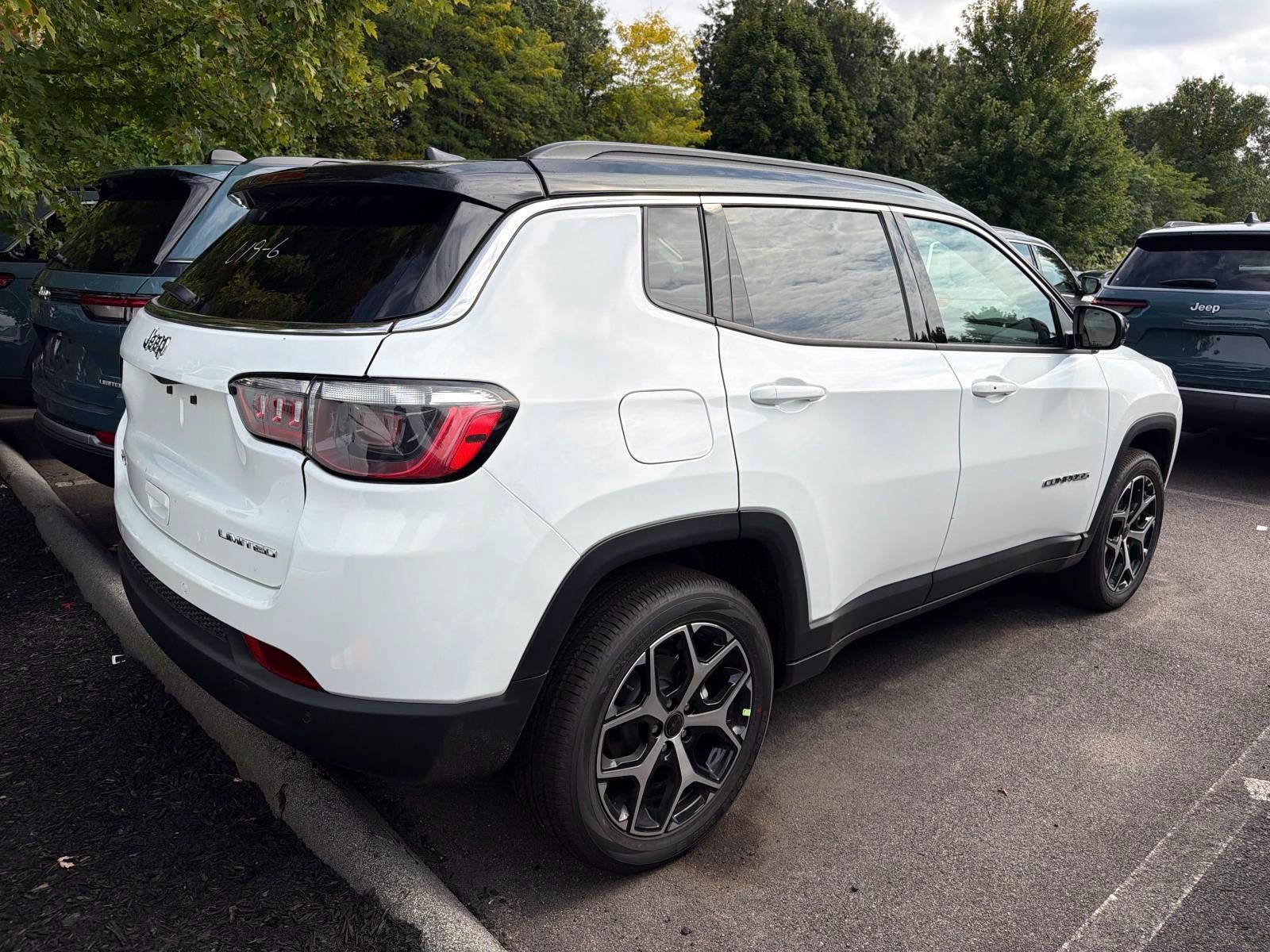 New 2026 Jeep Compass Limited AWD/4WD image 2