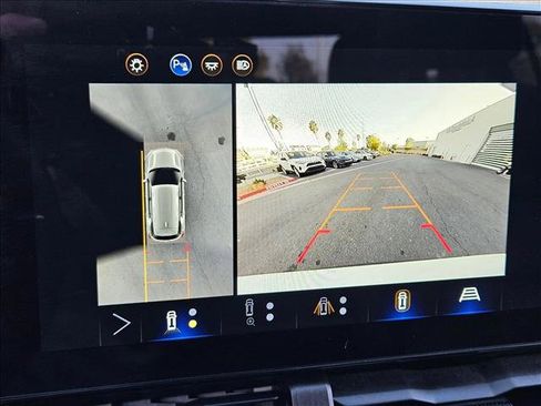 Used 2025 Chevrolet Equinox LT w/ Convenience Package II FWD image 11
