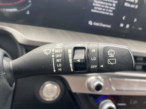 Used 2023 Kia Telluride EX w/ EX Captain's Chair Package image 24