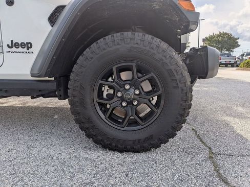 Used 2024 Jeep Wrangler Unlimited Sport AWD/4WD image 11