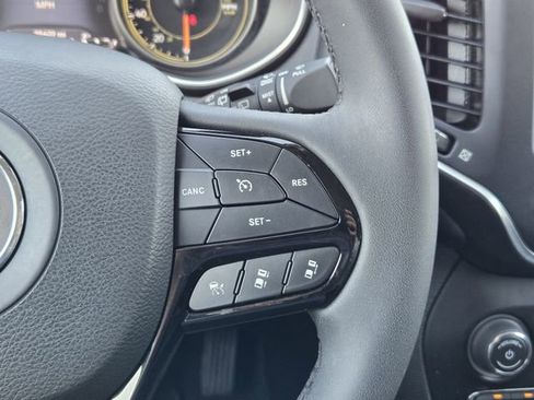 Certified 2023 Jeep Cherokee Altitude Lux image 29