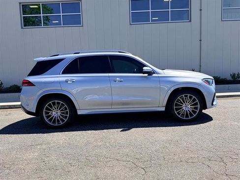 Used 2024 Mercedes-Benz GLE 450 4MATIC image 2