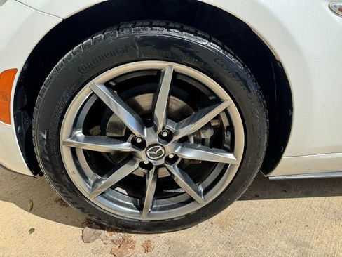 Used 2020 MAZDA MX-5 Miata RF Grand Touring image 9