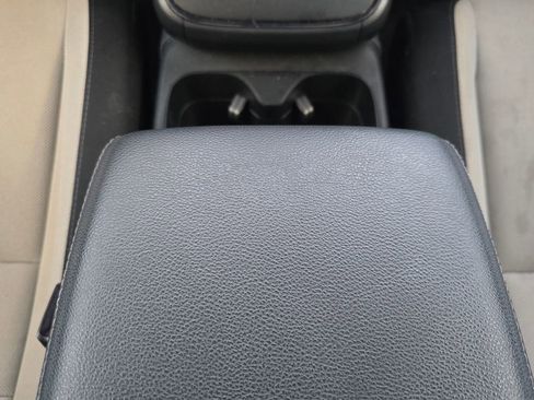 Used 2025 Honda CR-V LX image 16
