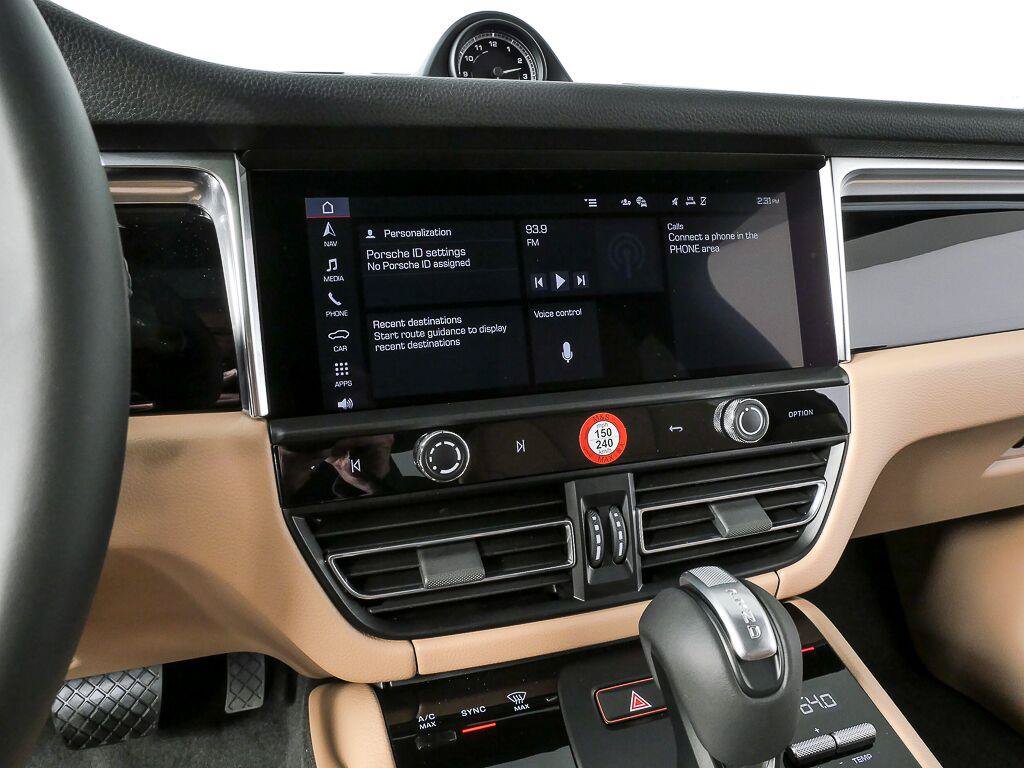 Certified 2026 Porsche Macan AWD/4WD image 12