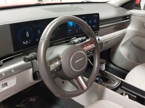 Used 2025 Hyundai Kona SEL AWD/4WD image 17