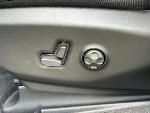 New 2026 Chrysler Pacifica Select image 17