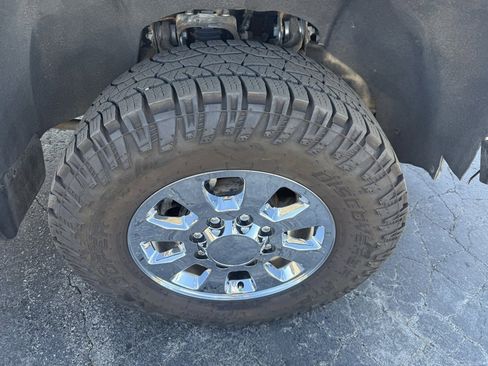 Used 2022 Chevrolet Silverado 2500 LT w/ Fleet Comfort Package image 12