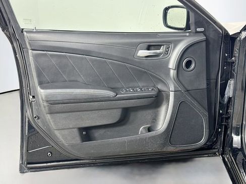 Used 2019 Dodge Charger SXT image 14