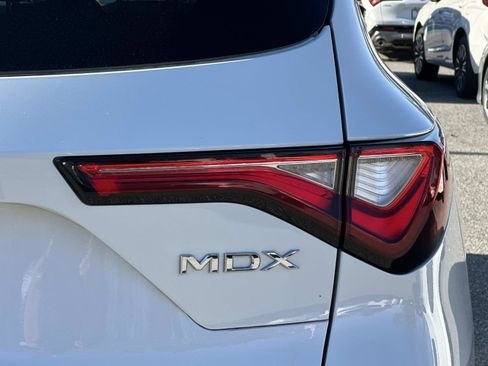 Used 2023 Acura MDX SH-AWD image 9