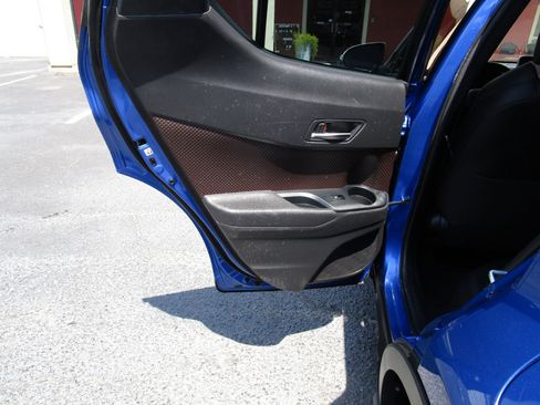 Used 2019 Toyota C-HR Limited image 21