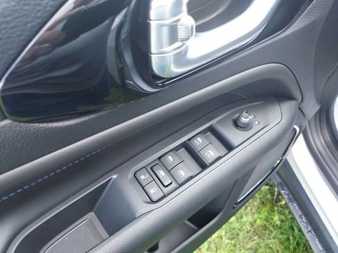New 2026 Jeep Compass Latitude AWD/4WD image 19