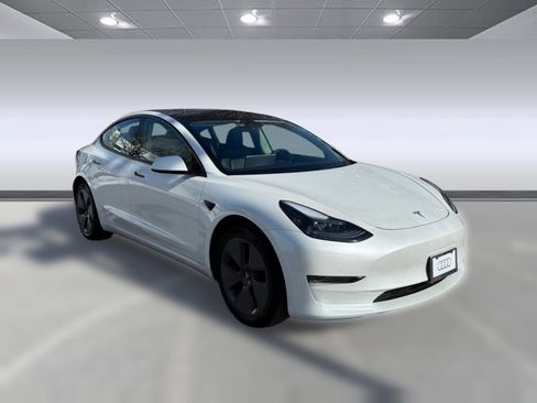 Used 2023 Tesla Model 3 Standard Range image 5