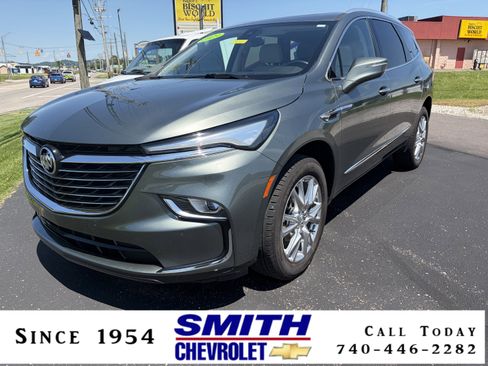 Used 2023 Buick Enclave Essence w/ Experience Buick Package FWD image 1
