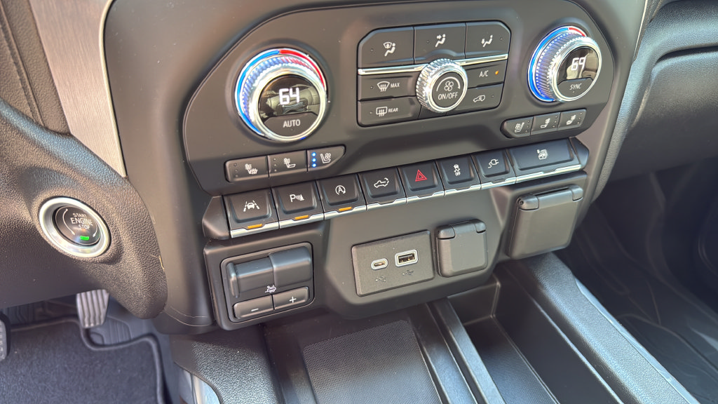 Used 2021 GMC Sierra 1500 SLT w/ SLT Premium Plus Package AWD/4WD image 30