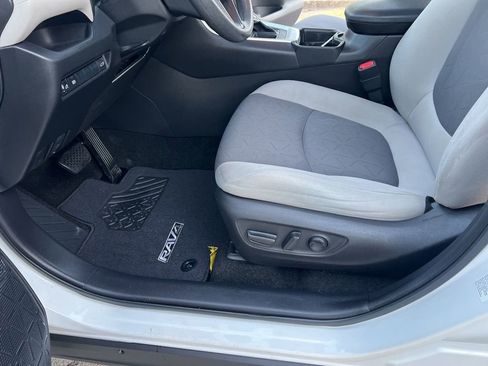 Used 2019 Toyota RAV4 XLE image 13