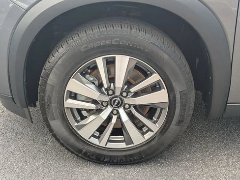 Certified 2025 Nissan Pathfinder SL FWD image 11