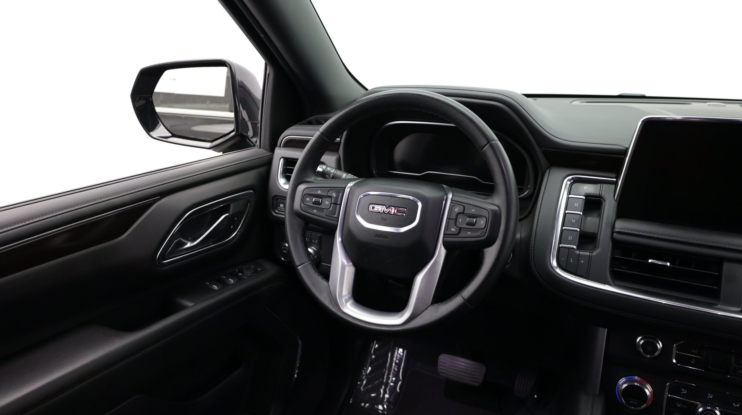 Used 2024 GMC Yukon XL SLE w/ Gmc Pro Safety Plus Package RWD image 31