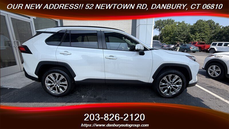 Used 2022 Toyota RAV4 XLE Premium FWD image 6